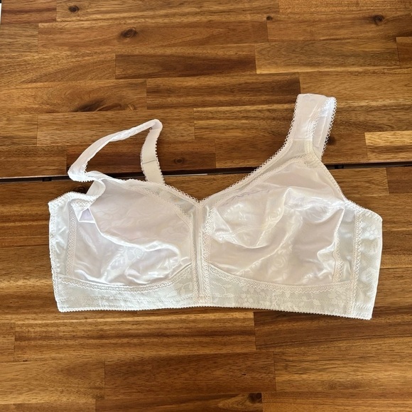 Playtex 18 HOUR® Ultimate Shoulder Comfort bra. SIZE 44 C. NEW - Picture 4 of 9